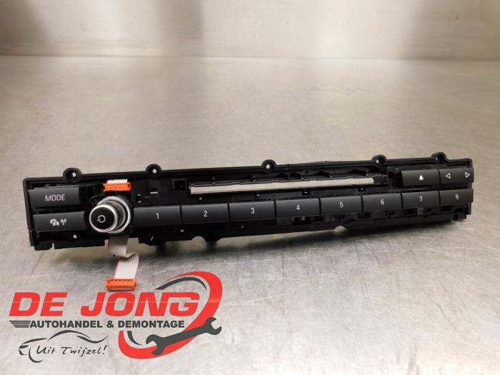 Radiobedienings paneel van een BMW 5-Serie, Gebruikt, -, -, Ophalen of Verzenden