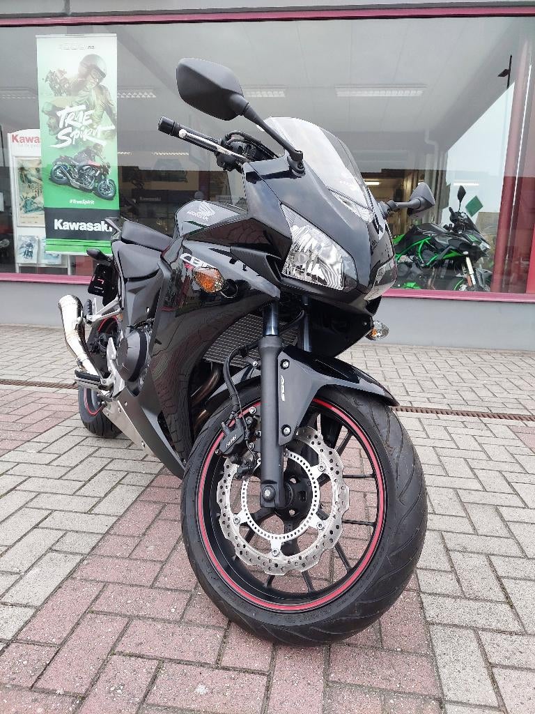 HONDA CBR 500 R, Entreprise, 2 cylindres, Sport, Permis Moto A2 minimum