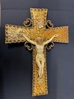crucifix, Enlèvement