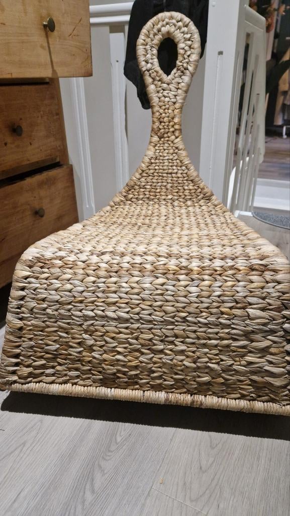 Fauteuil à bascule Cane., Enlèvement