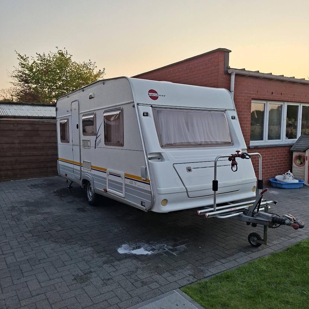 Burstner Fun 425TK Sporty, Caravanes & Camping, Caravanes, Particulier, jusqu'à 5, 750 - 1000 kg, Banquette en rond, Bürstner