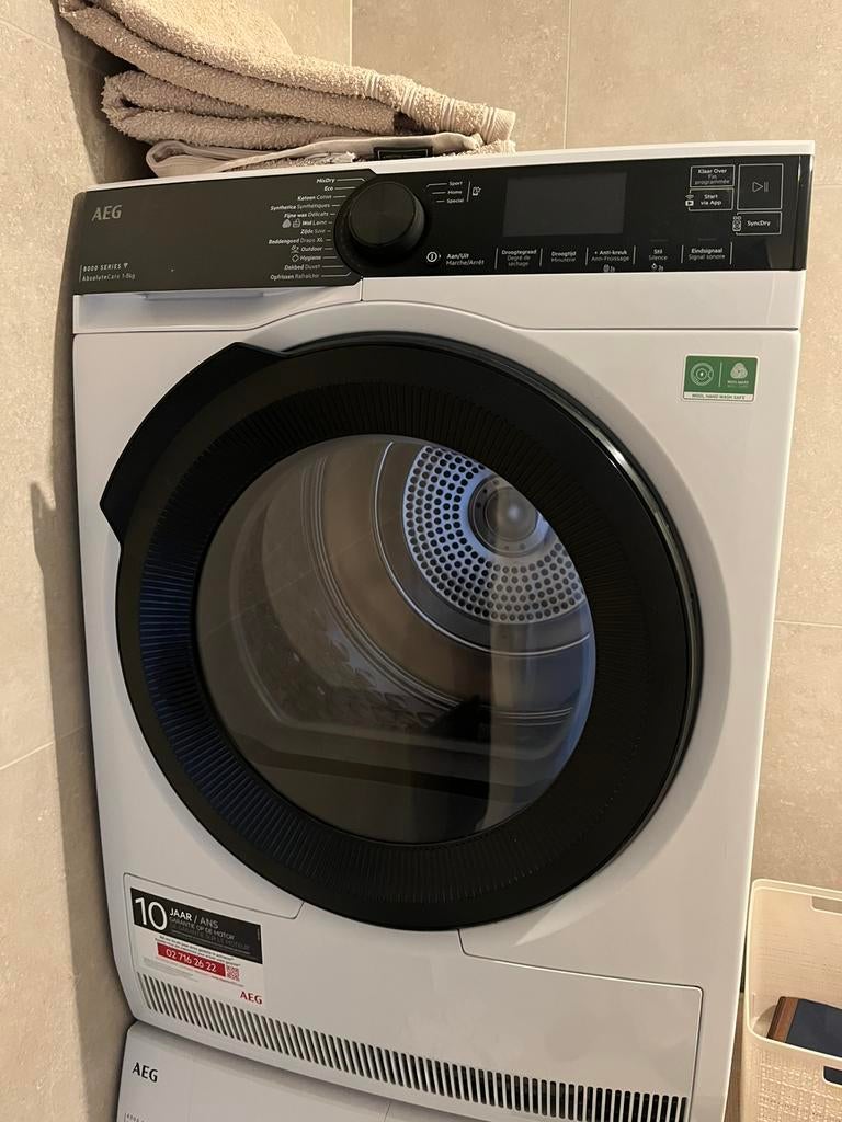 Sécheur à condensation + pompe AEG série 8000 TR88BHDC, Enlèvement, Comme neuf