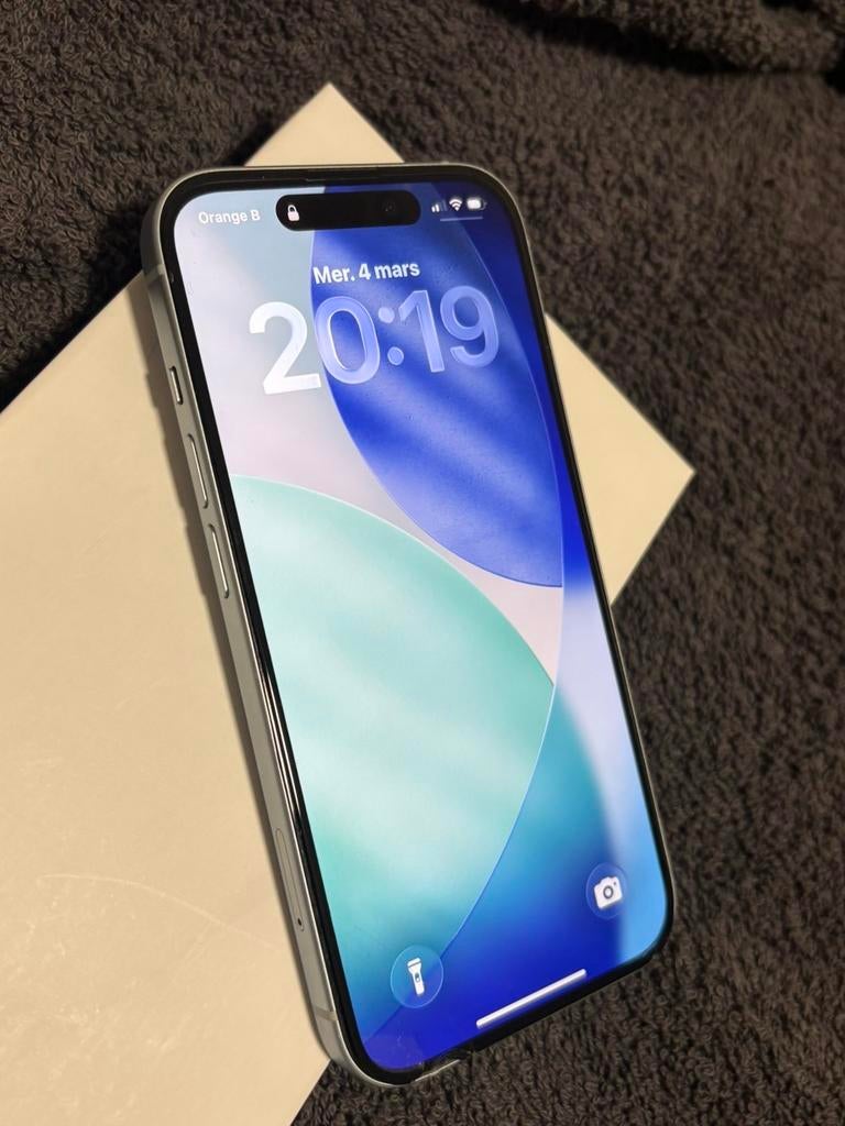 Iphone 15 bleus, Télécoms, Téléphonie mobile | Apple iPhone, iPhone 15, Enlèvement