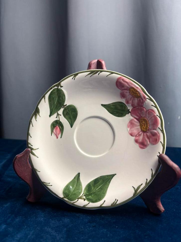 Villeroy & Boch Wild Rose — Plat vintage en porcelaine, Antiquités & Art, Antiquités | Plateaux, Enlèvement ou Envoi