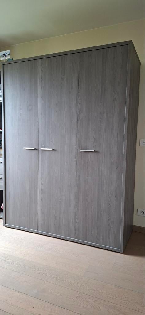 Kleerkast, Enlèvement