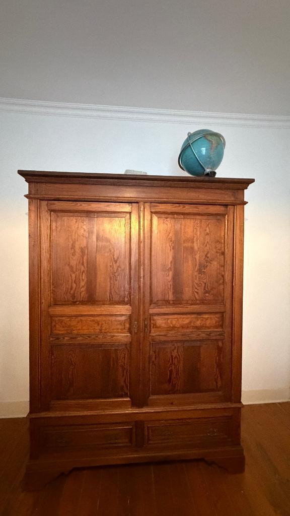 Antieke kleerkast in pitch pine, Antiek en Kunst, Antiek | Meubels | Kasten, Ophalen