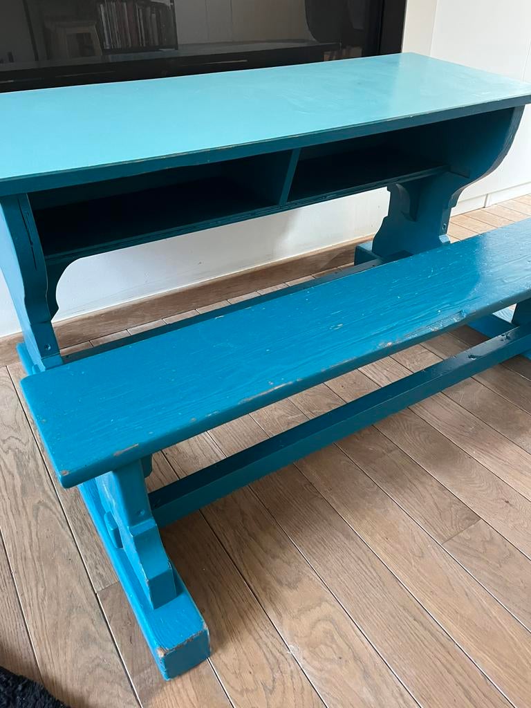 Houten schoolbank, Enlèvement, Utilisé