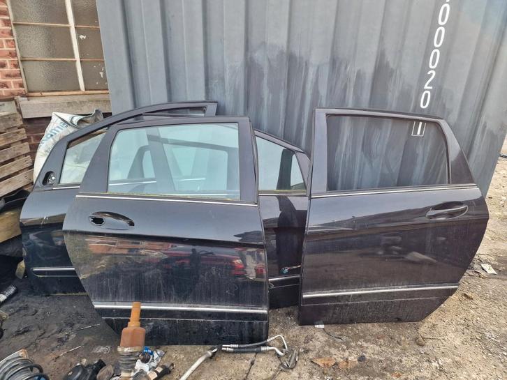 Pieces pour Mercedes-Benz class B 180 2008, Auto diversen, Ongevalwagen, Mercedes-Benz, Automaat, Diesel, Berline, Zwart, Ophalen