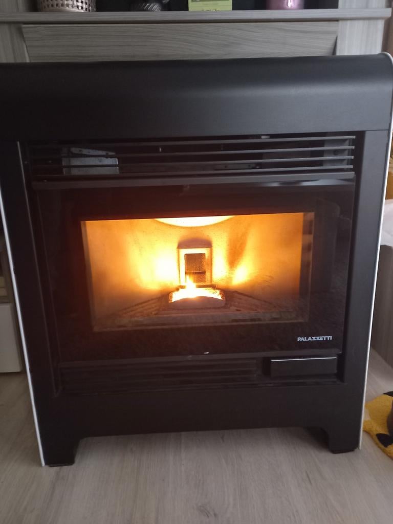 Palazzetti corinne 6KW, Maison & Meubles, Poêles, Comme neuf, Autoportant, Poêle à granulés, Bois, Enlèvement