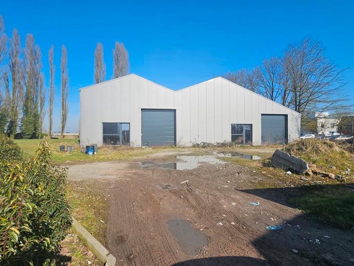 bedrijfsgebouw loods magazijn garage op 1700m2 roeselare, Zakelijke goederen, Bedrijfs Onroerend goed, Huur