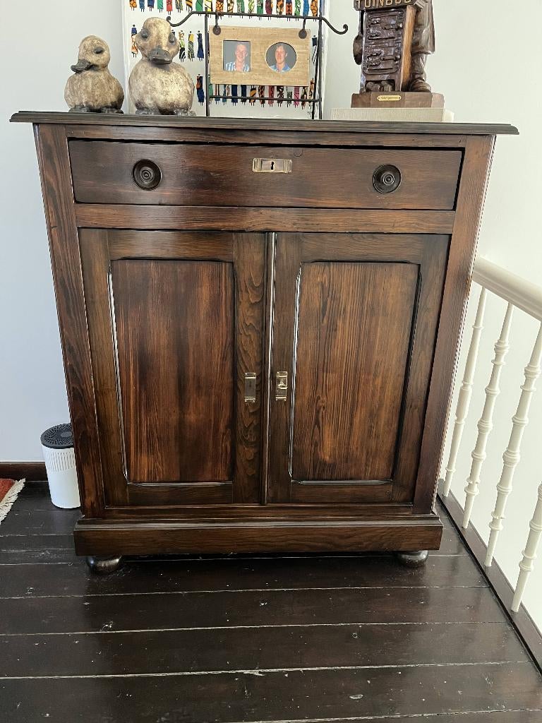 Massieve comode kast, Enlèvement