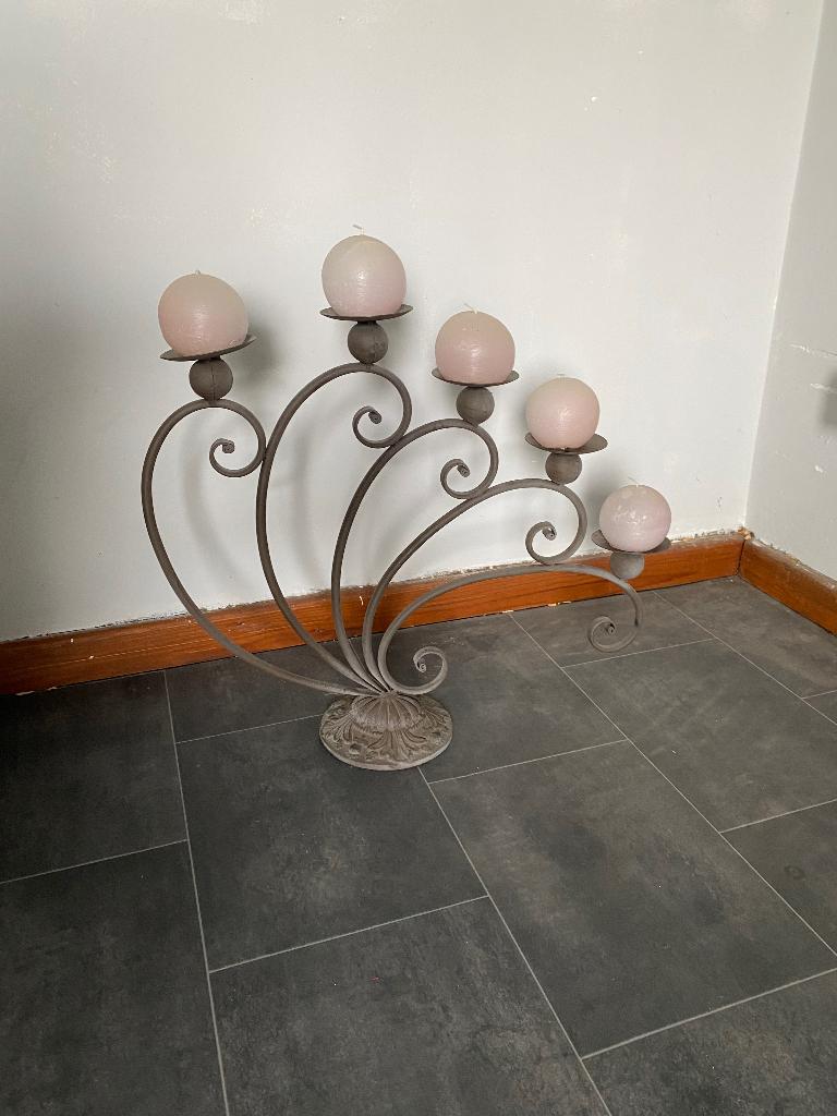 Mooie kandelaar, Enlèvement