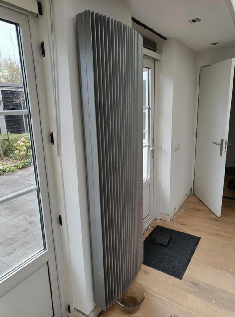 Jaga iguana arco plus designradiator 180x62cm 2088 watt, Ophalen, Radiator