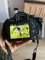 CANON EOS 2000D + oplader + draagzak, TV, Hi-fi & Vidéo, Appareils photo numériques, Enlèvement, Comme neuf, Canon