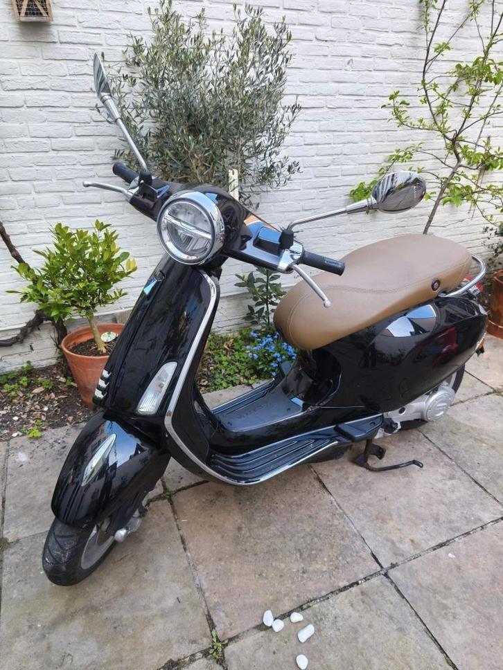 Vespa Primavera 50cc zwart - 1800km, Fietsen en Brommers, Scooters | Vespa, Zo goed als nieuw, Overige modellen, Klasse B (45 km/u)