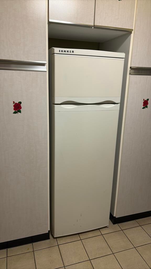 Koelkast met vriesvak boven, Elektronische apparatuur, Koelkasten en IJskasten, Ophalen, Gebruikt, 140 tot 160 cm, 45 tot 60 cm