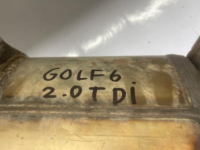Katalysator van een Volkswagen Golf, Auto-onderdelen, Uitlaatsystemen, Volkswagen, Gebruikt, 3 maanden garantie, Ophalen of Verzenden