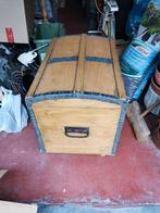 Oude koffer of kist projectje. Hout en metaal., Antiek en Kunst, Ophalen