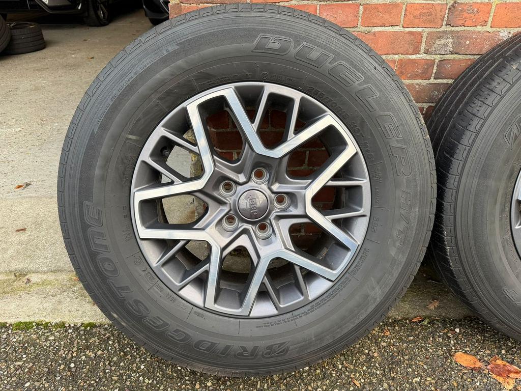 Nieuwe winterset Jeep Wrangler JL 255 70 18 wielenset Michel, Auto-onderdelen, Gebruikt, -, -, Banden en Velgen