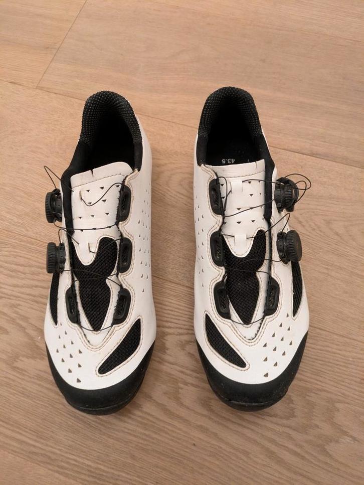 Chaussures VTT Lake MX238 blanches, taille 43.5, Fietsen en Brommers, Fietsaccessoires | Fietskleding, Gebruikt, Schoenen, Ophalen