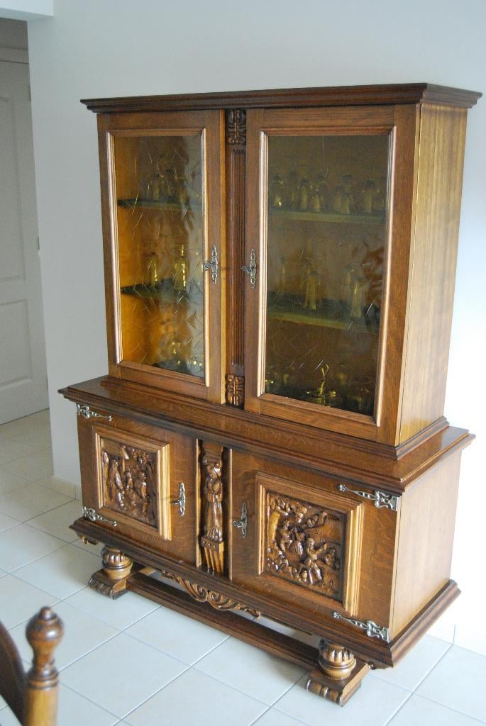 Vitrinekast (Breugelstijl), Ophalen