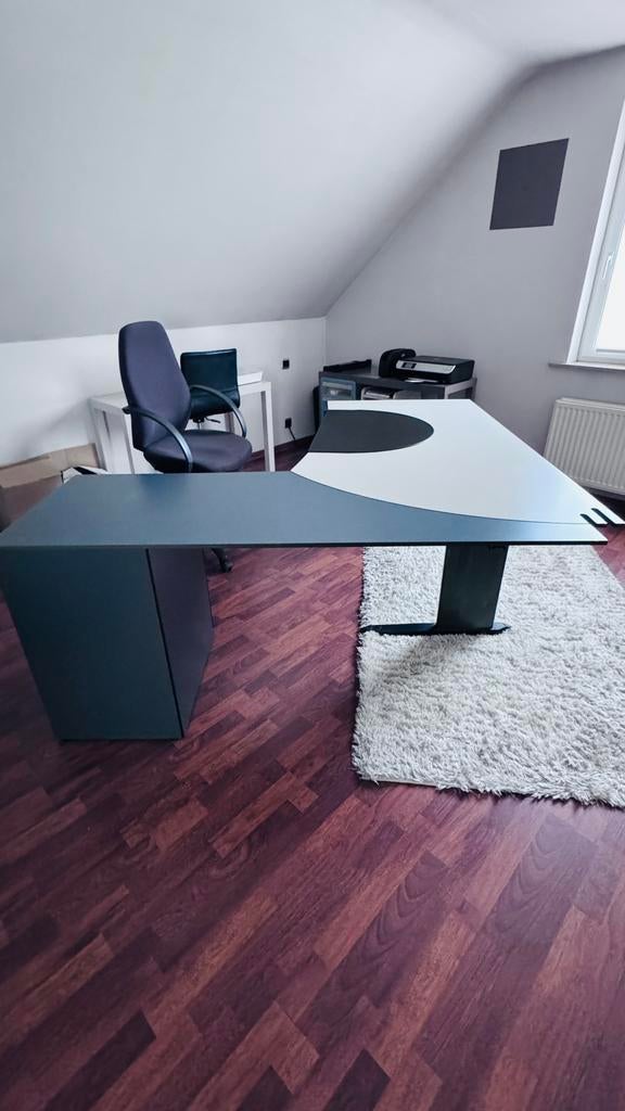 Bureautafel + directeurstoel Bulo, Autres marques, Goulotte de câbles, Utilisé, Multicolore