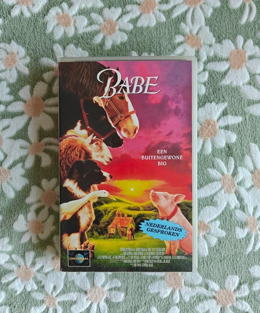 VHS - Babe - Een buitengewone big - Universal - €3, Cd's en Dvd's, VHS | Film, Gebruikt, Nederlandstalig, Alle leeftijden, Ophalen