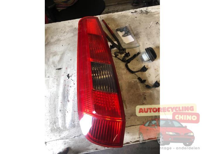 Feu arrière gauche d'un Ford Fiesta, Autos : Pièces & Accessoires, Éclairage, Ford, Utilisé, 3 mois de garantie, Enlèvement ou Envoi