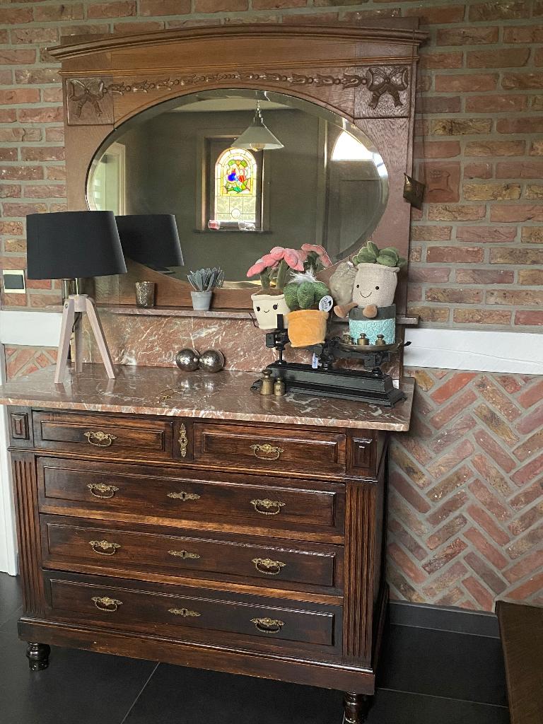 Antieke ladekast, Enlèvement