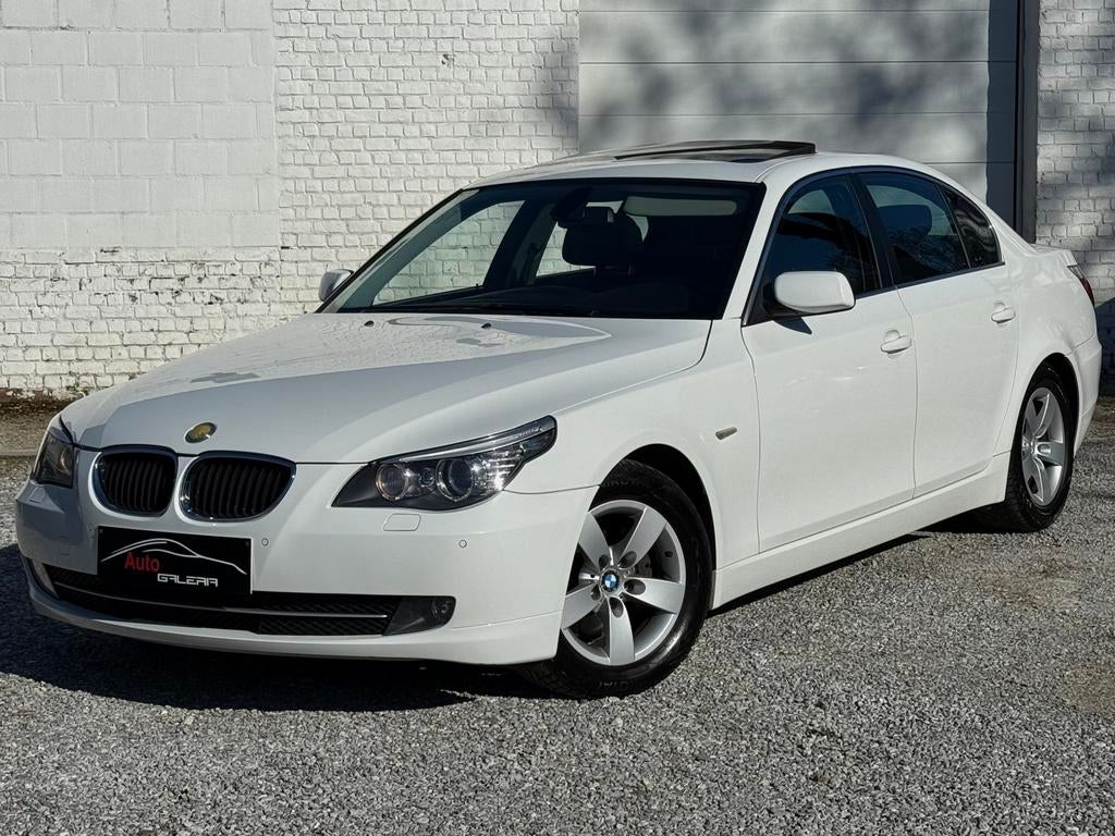 Bmw 520dA E60*Zonnedak*Xenon*Autobox*, Auto's, BMW, Particulier, 5 Reeks, Diesel, Berline, 4 deurs, Automaat, Wit, Zwart, Stof