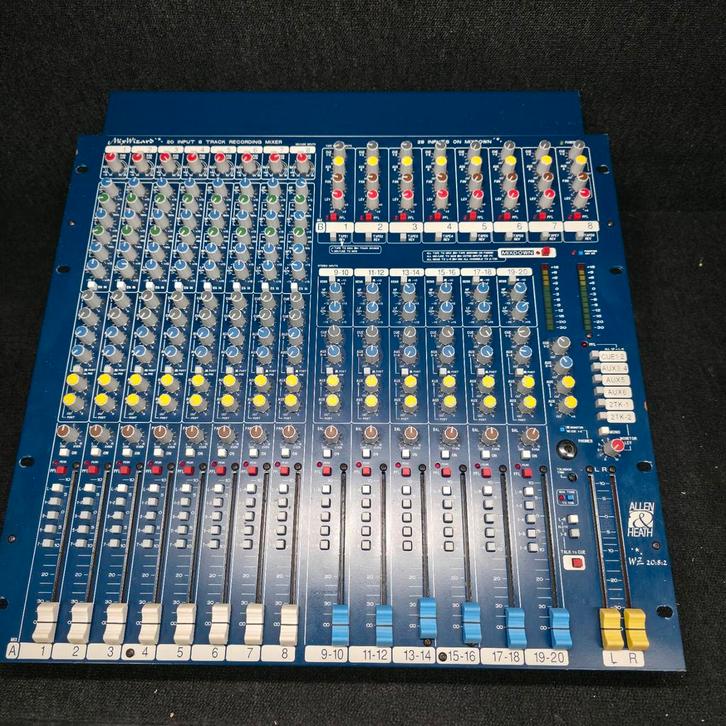 Mixeurs/mixeurs Allen & Heath Mixwizard, Musique & Instruments, Tables de mixage, Enlèvement