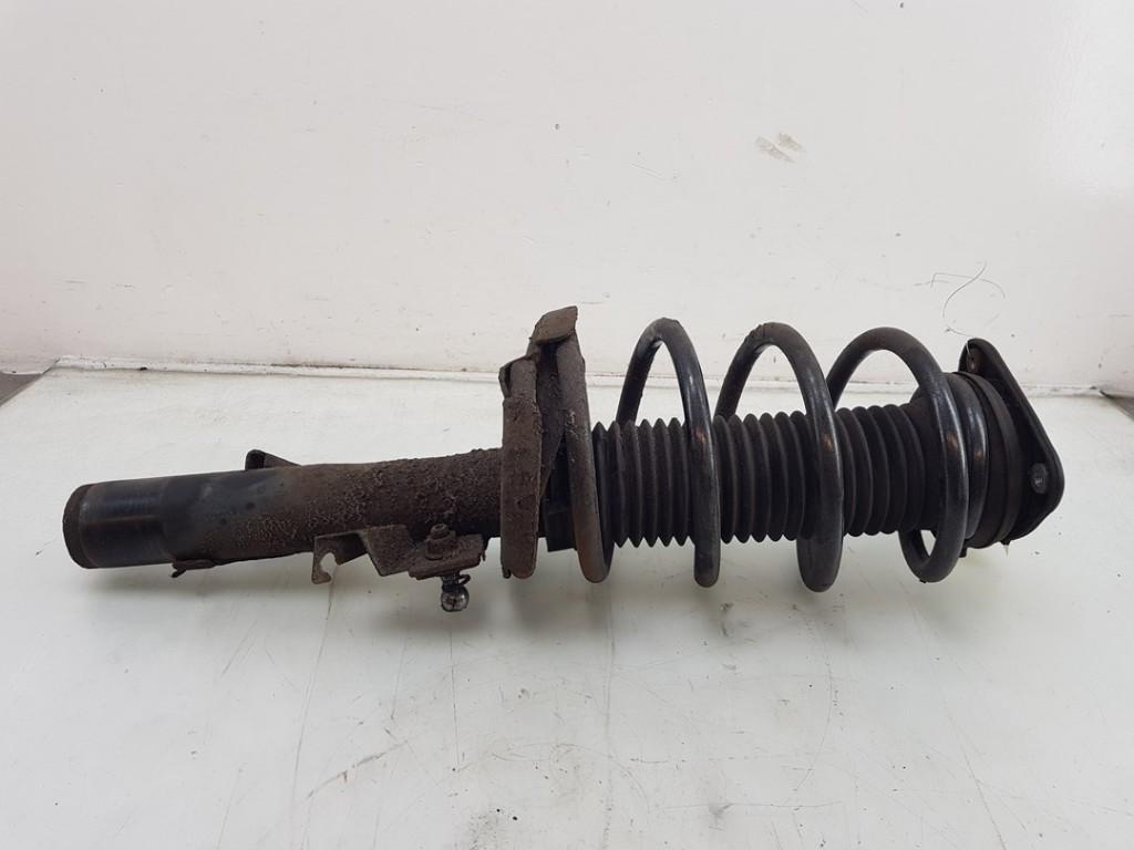 AMORTISSEUR OU ABSORBEUR DE CHOC AVANT DROIT Ford Focus 2, Utilisé, Ford