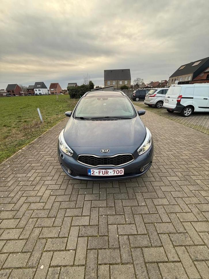Kia Ceed Sport pack 1.6 crdi 2014, Auto's, Kia, Particulier, Bluetooth, Cruise Control, Elektrische ramen, Isofix, Lichtmetalen velgen