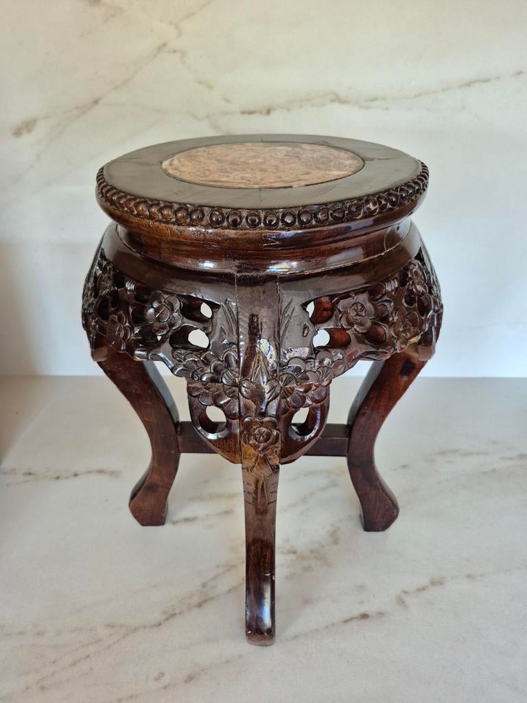 Antiek Chinees bijzettafeltje met marmeren blad, Huis en Inrichting, Ophalen of Verzenden, Hout, 45 tot 60 cm