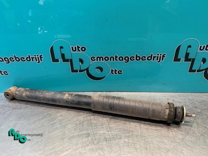 Amortisseur arrière droit d'un Mercedes B-Klasse (B-Klasse, Autos : Pièces & Accessoires, Suspension & Châssis, Mercedes-Benz
