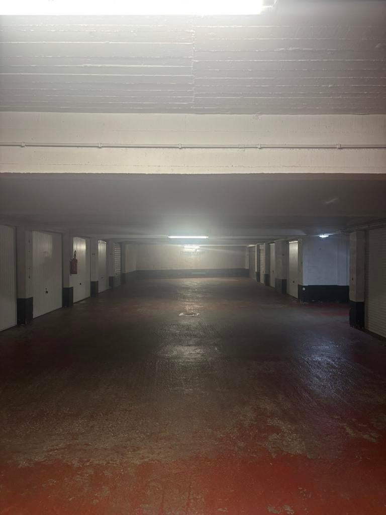 Garage a luer! Ganshoren avenue de neuf provinces 3, Immo