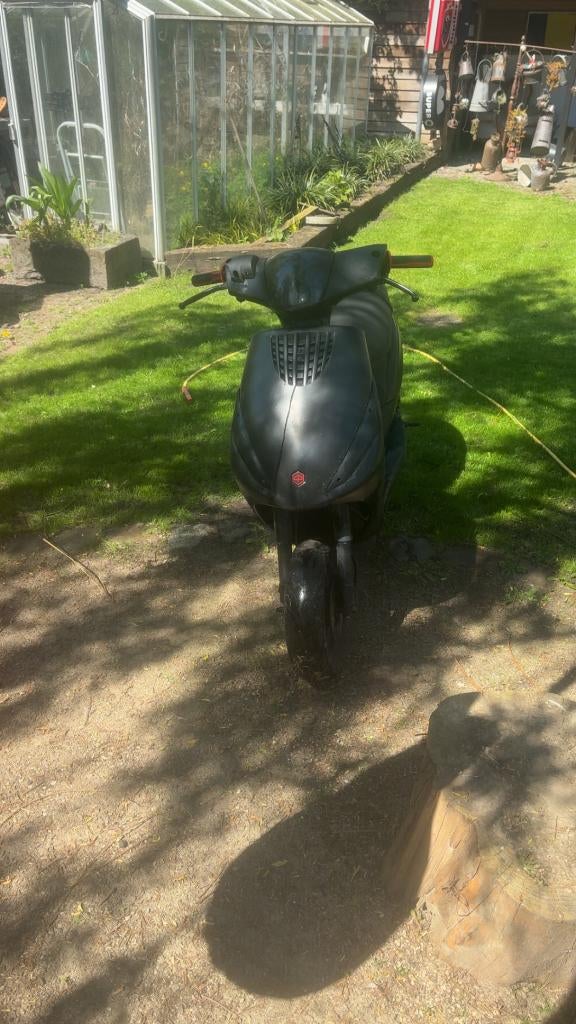 Piago zip 4t, Ophalen, Klasse A (25 km/u), Zo goed als nieuw, Benzine