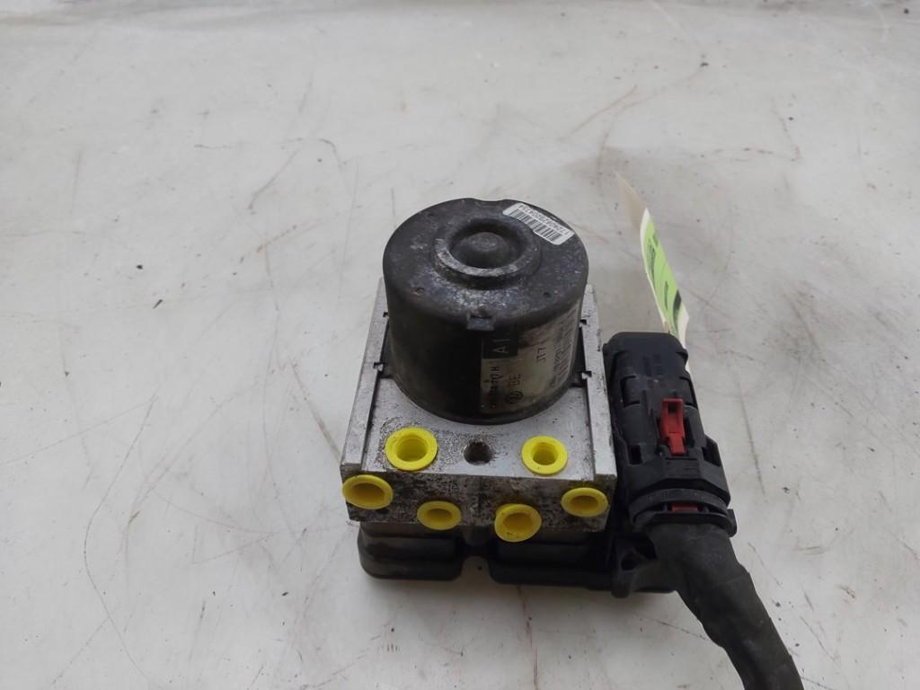 BLOC ABS (FREINS ANTI-BLOCAGE) Golf Plus (5M1 / 1KP), Volkswagen, Sodener Straße 9
65824  Schwalbach, DE, Utilisé, Continental Aftermarket & Services GmbH