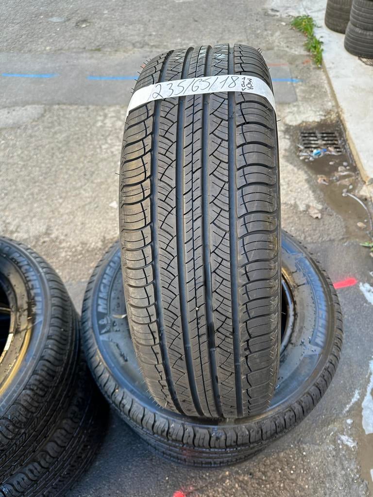 4 pneus 235/65/18 110V Michelin, Enlèvement ou Envoi, Comme neuf