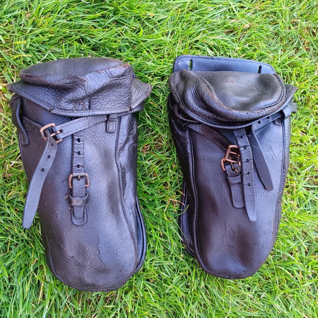 Belgische zadeltassen Officier, Ophalen