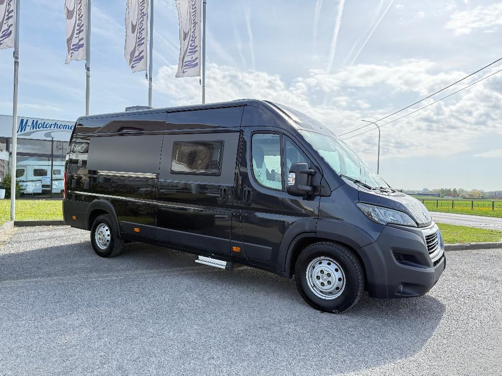 Bravia Mobil Swan 636 | Luxe CamperVan | Airco | Twinbedden, Caravans en Kamperen, Mobilhomes, Overige merken, Buscamper of Camperbus