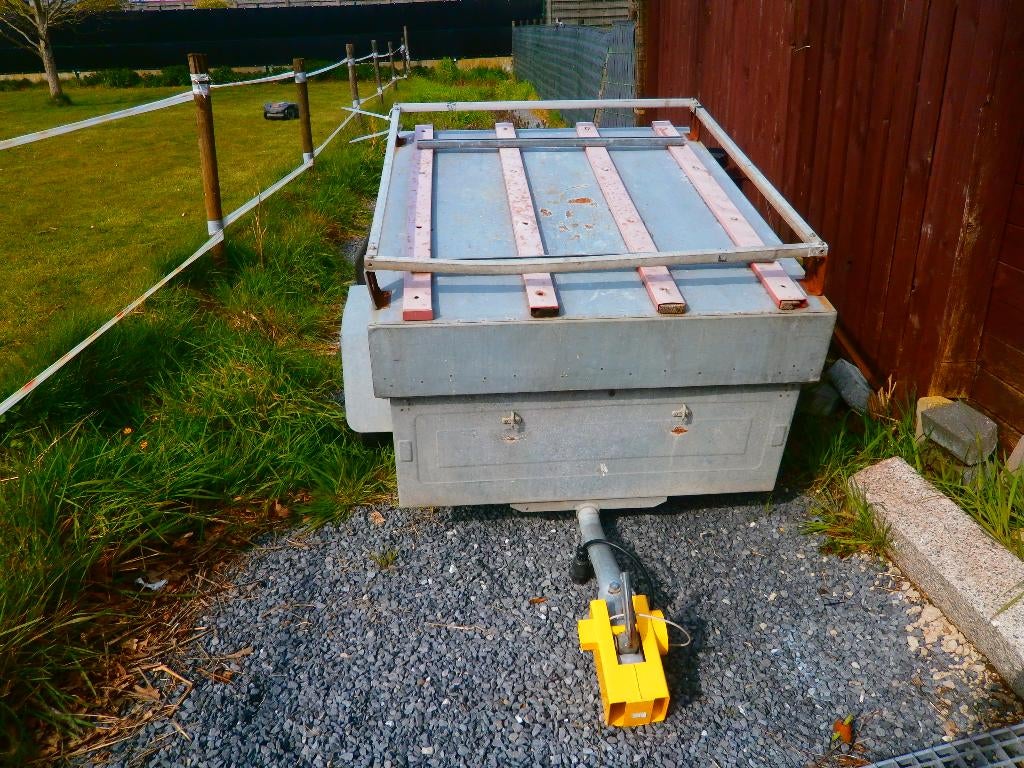 gesloten aanhangwagen, Ophalen