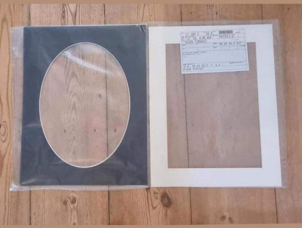 Nieuwe Passe-partout 2 wit en 2 zwart 50x40 cm, Overige materialen, Minder dan 50 cm, Nieuw, Ophalen of Verzenden