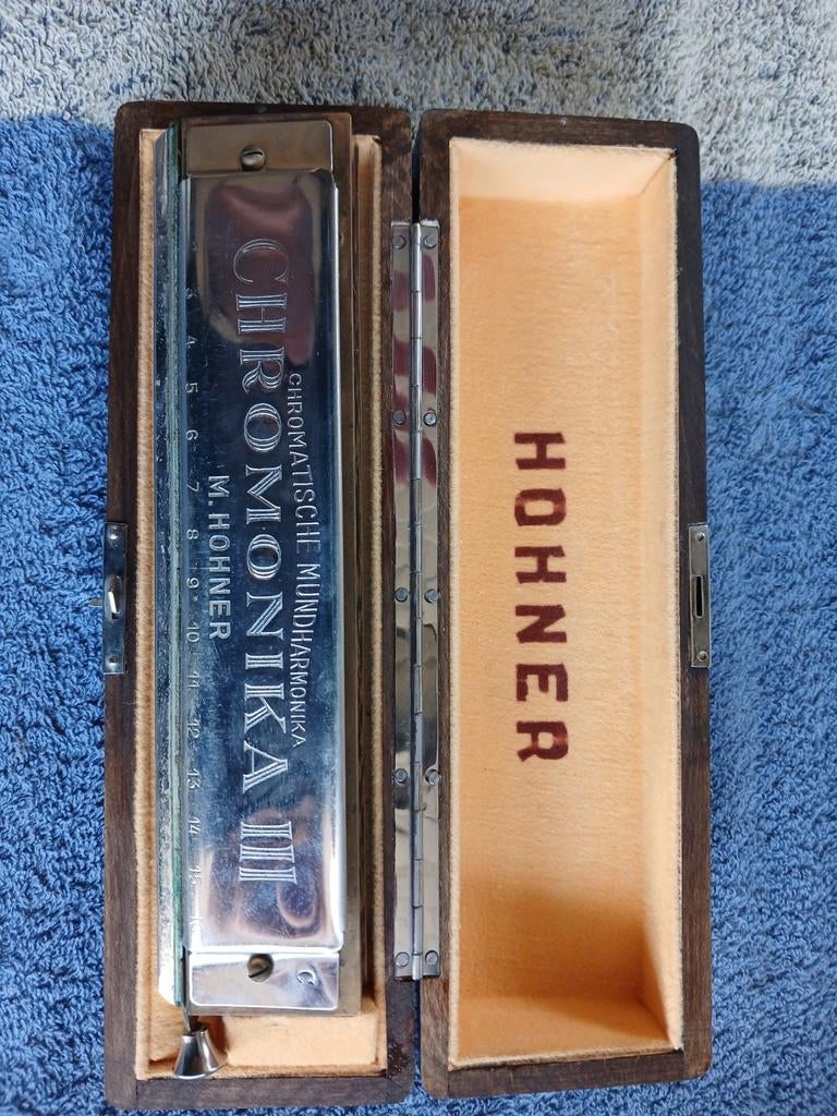 3 vintage mondharmonica, Ophalen