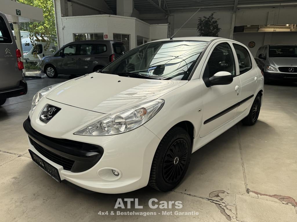 Peugeot 206 Slechts 93.000km! | Benzine | LEZ OK | 1j Garant, Auto's, Voorwielaandrijving, Stof, Zwart, 4 cilinders