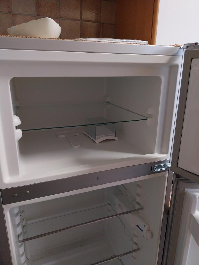 Frigo impecable vend cause dece, Enlèvement