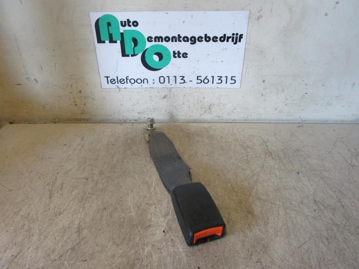 Insertion ceinture de sécurité arrière centre d'un Suzuki, Autos : Pièces & Accessoires, Habitacle & Garnissage, Suzuki, Utilisé