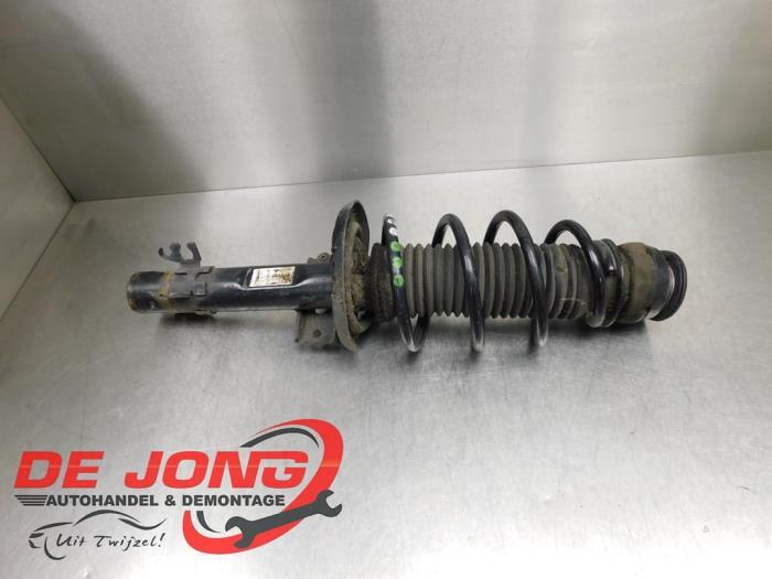 Barre amortisseur avant droit d'un Skoda Fabia, -, 3 mois de garantie, Utilisé, Skoda