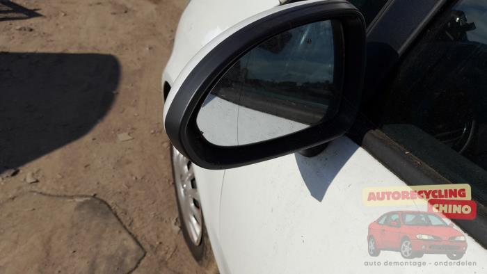 Buitenspiegel links van een Opel Corsa, Gebruikt, -, -, Opel