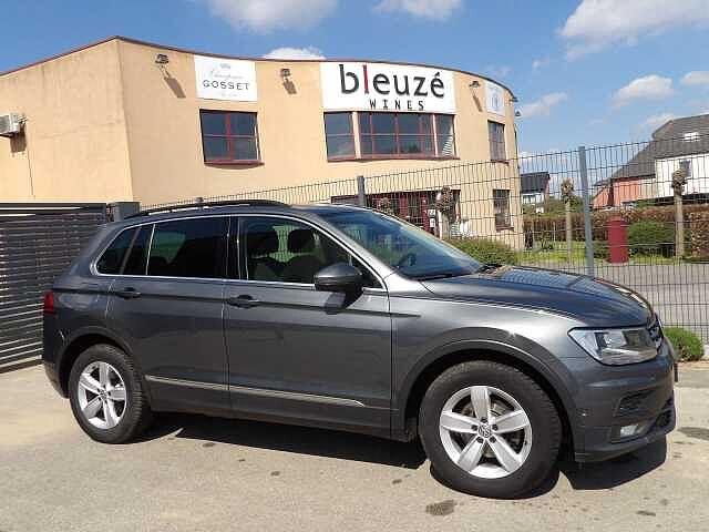 Volkswagen Tiguan 1.5 TSI ACT Comfortline - camera 360, Autos, Volkswagen, Argent ou Gris, Achat, Euro 6, Entreprise